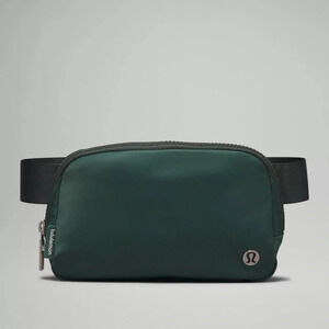 🆕 Luluemon Everywhere Belt Bag Medium Forest Dark Forest